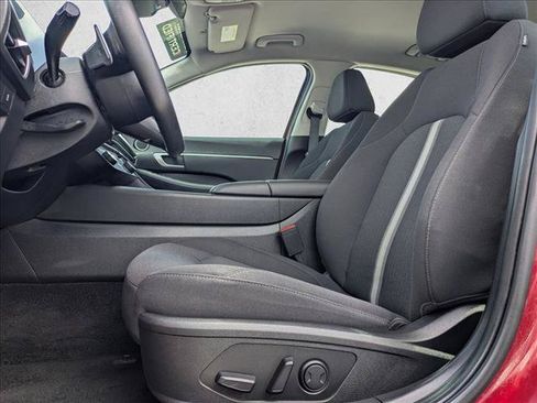 Used 2025 Hyundai Sonata SEL FWD image 15