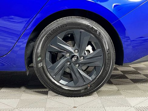 Certified 2023 Hyundai Elantra SEL w/ Preferred Accessory Package image 29