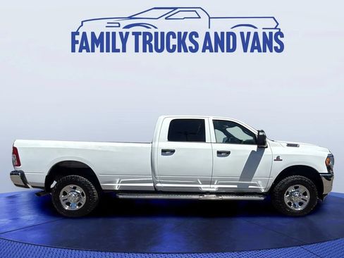 Used 2023 RAM 2500 Tradesman w/ Chrome Appearance Group AWD/4WD image 6