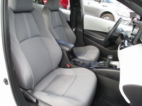 Used 2025 Toyota Corolla SE image 14