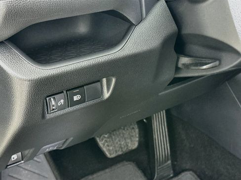Used 2025 Toyota RAV4 LE AWD/4WD image 10