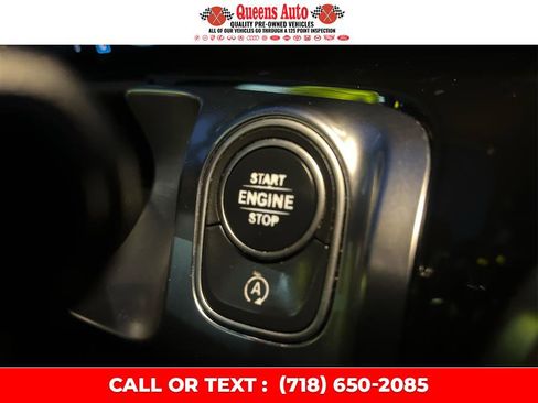 Used 2020 Mercedes-Benz GLB 250 4MATIC w/ Premium Package image 41