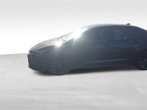 Used 2023 Toyota Corolla SE FWD image 4