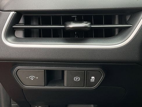 Used 2025 Kia K4 LXS image 28