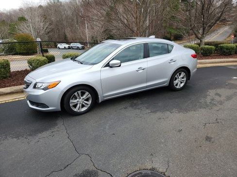 Used 2013 Acura ILX image 1
