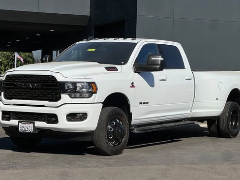 Used 2024 RAM 3500 Big Horn w/ Night Edition AWD/4WD image 8