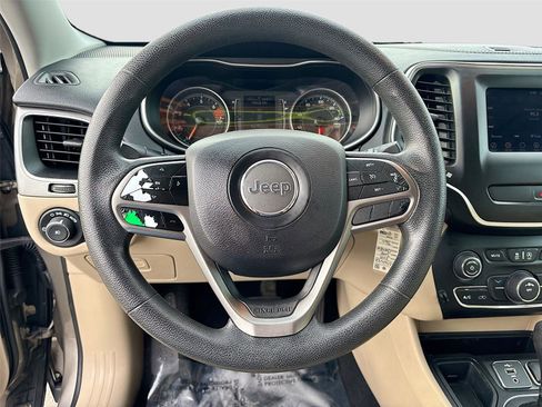 Used 2019 Jeep Cherokee Latitude w/ Popular Appearance Group image 11