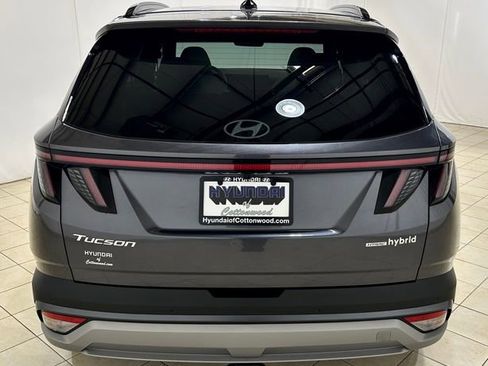 Used 2025 Hyundai Tucson Limited AWD/4WD image 4
