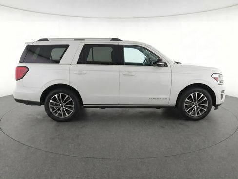 Used 2025 Ford Expedition Max Platinum AWD/4WD image 8