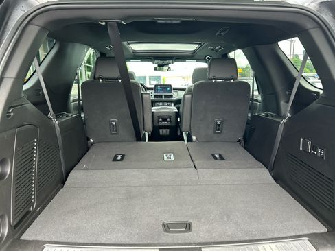 Used 2023 Chevrolet Tahoe Z71 w/ Luxury Package AWD/4WD image 38