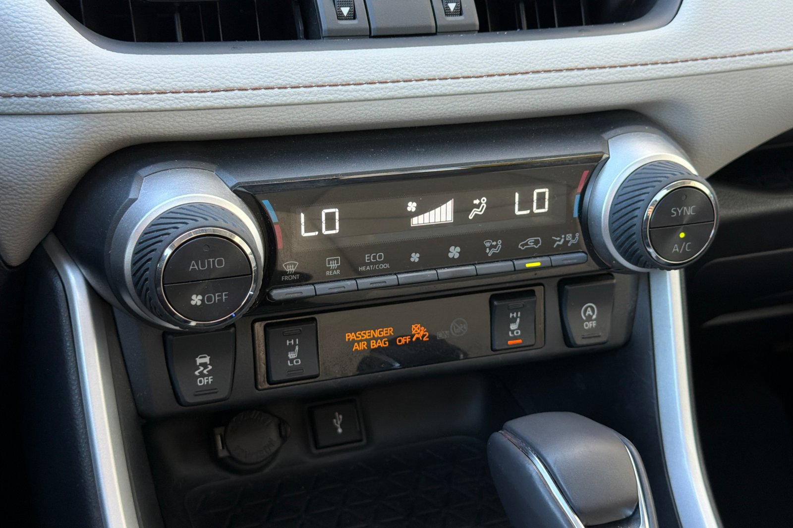 Used 2021 Toyota RAV4 XLE Premium FWD image 19