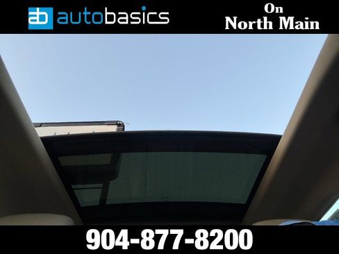 Used 2013 Chrysler 300 w/ Driver Convenience Group image 27