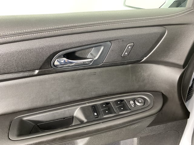 Used 2016 Chevrolet Traverse LT w/ Style and Technology Package FWD image 14