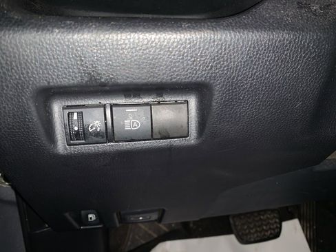 Used 2021 Toyota RAV4 XLE image 28