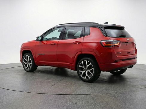 Used 2025 Jeep Compass Limited image 6