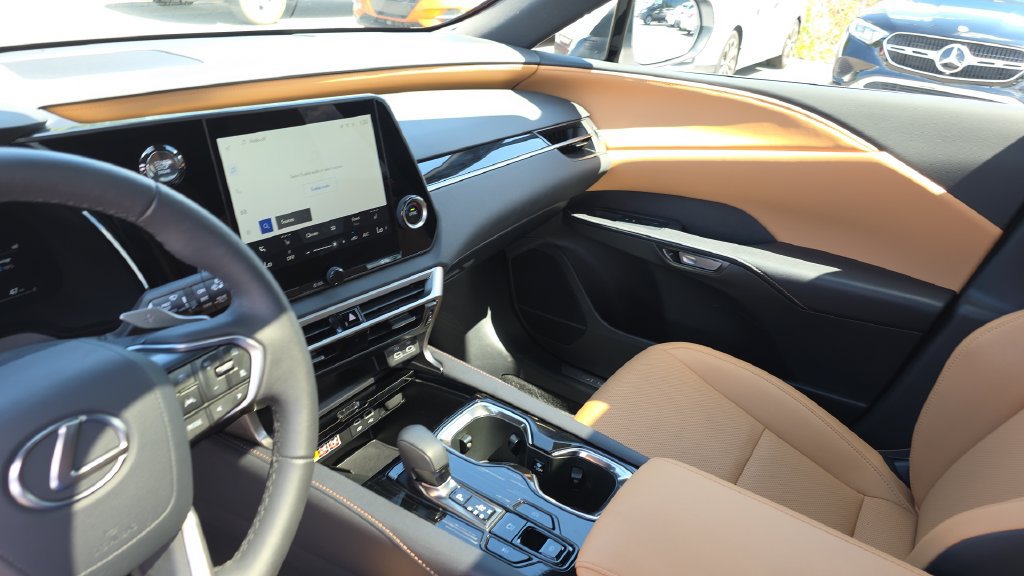 Used 2026 Lexus RX 350 FWD w/ Accessory Package (Z1) image 21