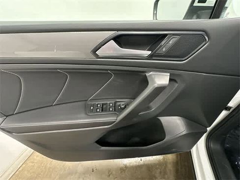 Certified 2022 Volkswagen Tiguan SE image 18