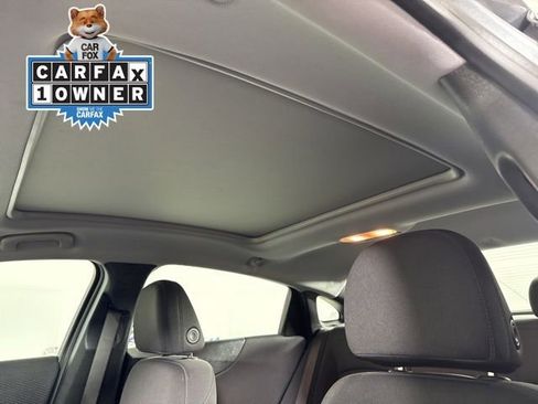 Used 2024 Chevrolet Malibu LT image 2