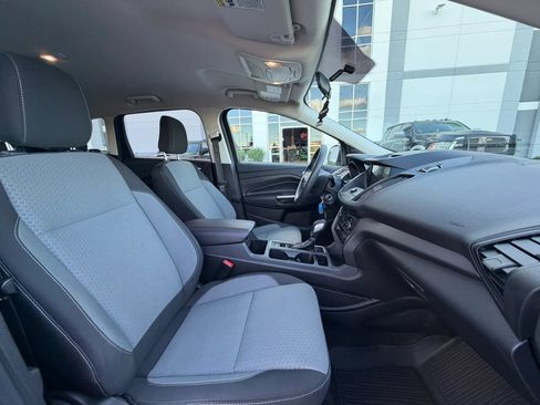 Used 2018 Ford Escape SE w/ SE Sync 3 Package AWD/4WD image 19
