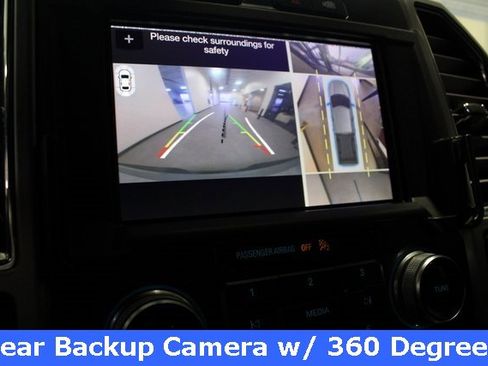 Used 2015 Ford F150 Platinum w/ Equipment Group 701A Luxury image 3