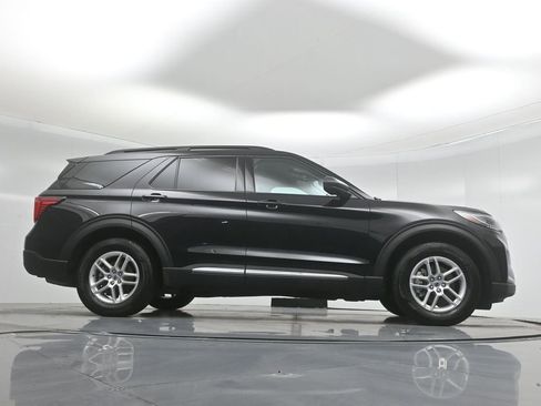 Certified 2025 Ford Explorer Active image 47
