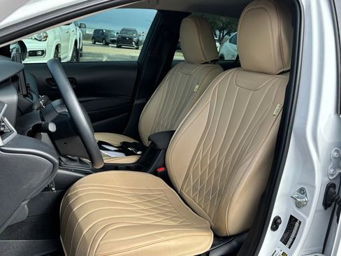 Used 2024 Toyota Corolla LE image 6