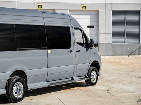 Used 2025 Mercedes-Benz Sprinter 3500 image 15