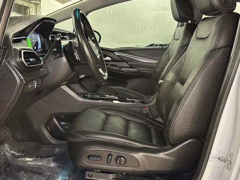 Used 2023 Chevrolet Bolt LT w/ Infotainment Package FWD image 20