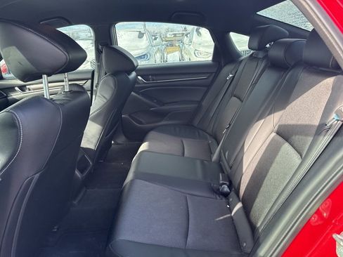 Used 2018 Honda Accord Sport image 16