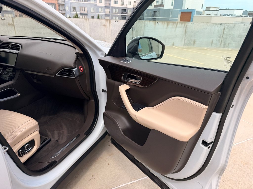 Used 2019 Jaguar F-PACE Prestige AWD/4WD image 21