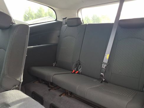 Used 2011 Chevrolet Traverse LT w/ Personal Connectivity Package image 10