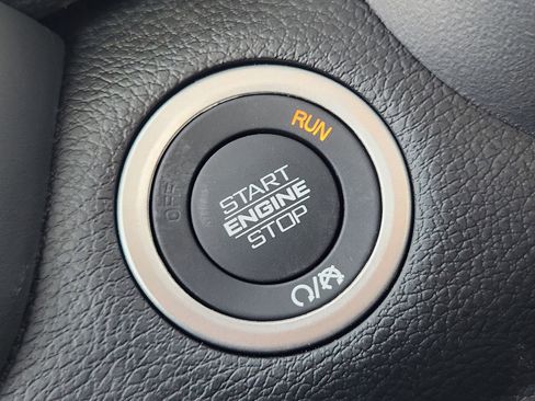 New 2026 RAM 2500 Laramie AWD/4WD image 18