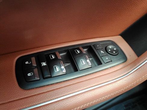 Used 2021 Maserati Levante AWD/4WD image 36