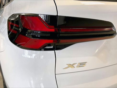 New 2026 BMW X5 sDrive40i image 14