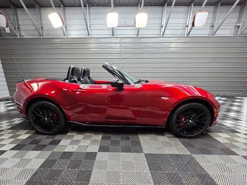Used 2017 MAZDA MX-5 Miata Club w/ Brembo/BBS Package RWD image 10