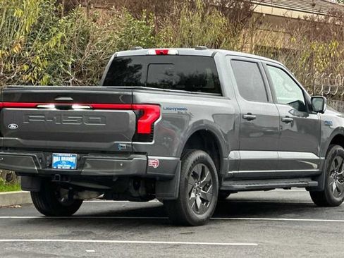 Used 2024 Ford F150 Lightning Lariat image 3