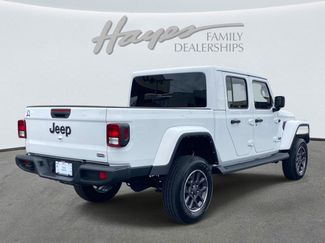 Used 2022 Jeep Gladiator Overland AWD/4WD video 3