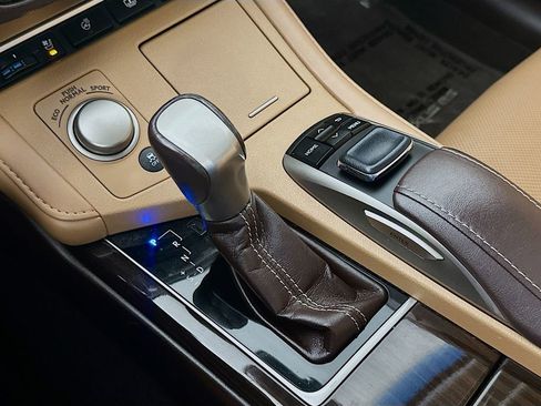 Used 2018 Lexus ES 350 w/ Luxury Package w/Wood Trim FWD image 20