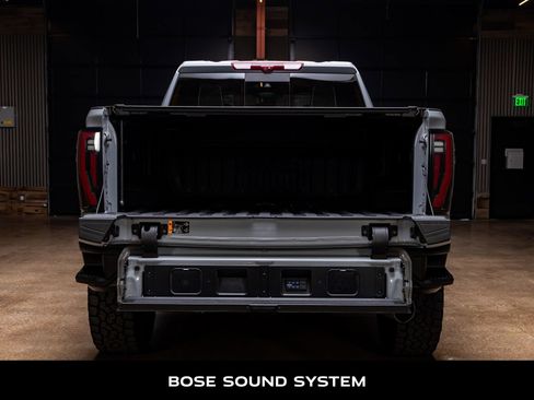 Used 2025 GMC Sierra 2500 AT4X image 8