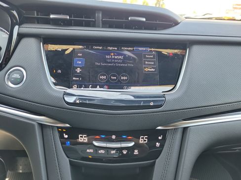 Certified 2025 Cadillac XT5 Premium Luxury w/ LPO, Floor Liner Package image 21