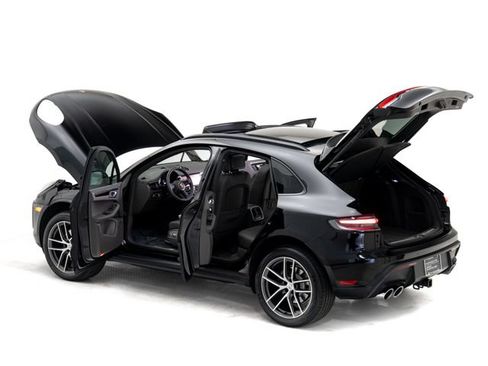Certified 2026 Porsche Macan AWD/4WD image 30