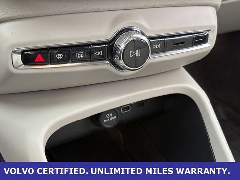 Certified 2023 Volvo XC40 B5 Ultimate w/ Protection Package Premier image 19
