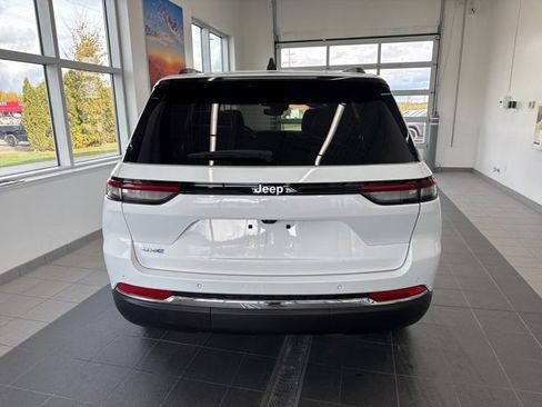 Used 2024 Jeep Grand Cherokee Limited 4xe image 4