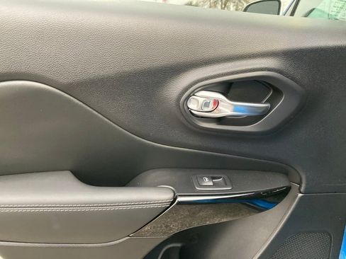 Used 2023 Jeep Cherokee Altitude Lux image 12