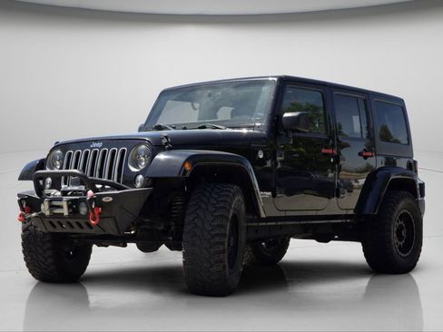 Used 2018 Jeep Wrangler Unlimited Sahara AWD/4WD image 11