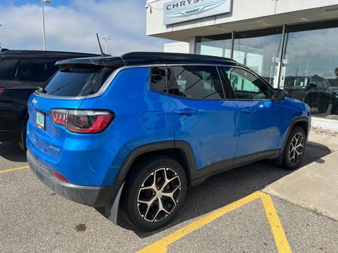 Used 2024 Jeep Compass Limited AWD/4WD image 2