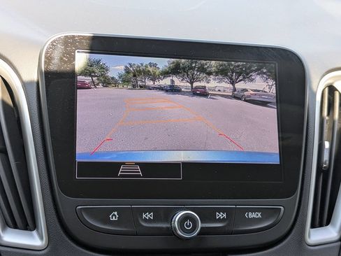 Used 2025 Chevrolet Malibu LT FWD image 19