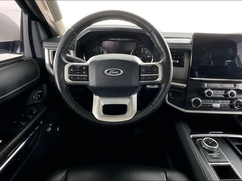 Used 2022 Ford Expedition XLT RWD image 6