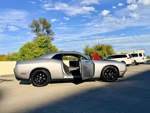 Used 2015 Dodge Challenger R/T w/ Quick Order Package 28B R/T RWD image 45