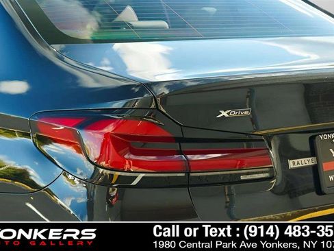 Used 2022 BMW 540i xDrive w/ Premium Package image 19